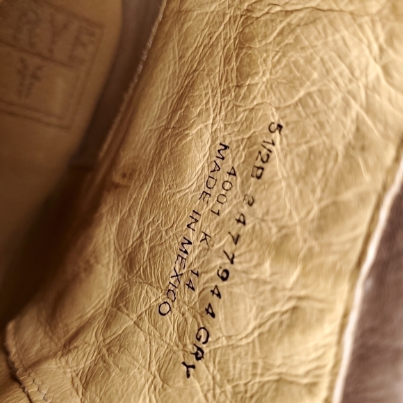 FRYE Brown Tan Distressed Heeled Leather Ankle Boots 5½ m - Picture 11 of 13